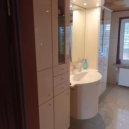 アパート 3 1og 100qm Wintergarten Dachterrasse Super Badezimmer *