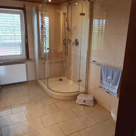 アパート 3 1og 100qm Wintergarten Dachterrasse Super Badezimmer